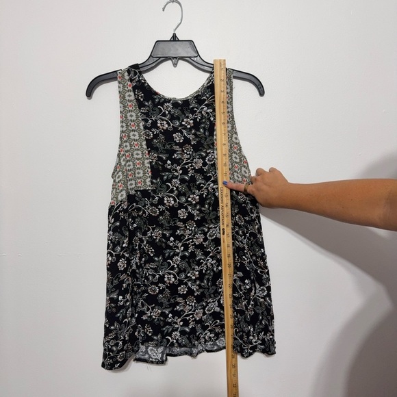 Umgee Chloe, black white and green floral print tank top - Picture 9 of 10